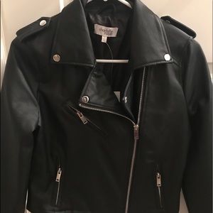 Faux black leather biker jacket💣